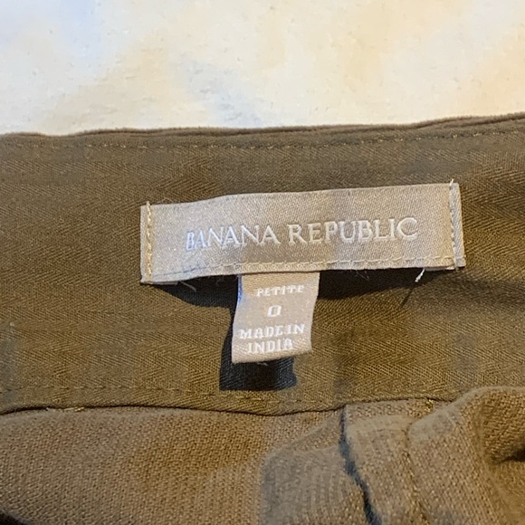 Corduroy green mini skirt with buttons - Picture 1 of 2